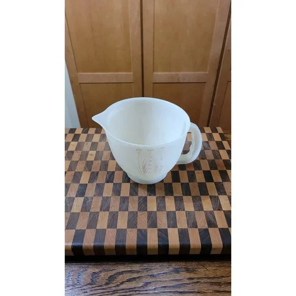 COPY - Tupperware Mix & Pour - Picture 1 of 2